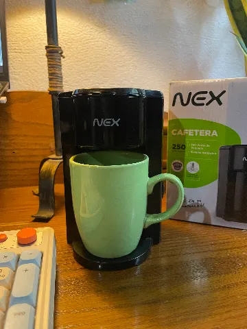 Cafetera de escritorio NEX en caja